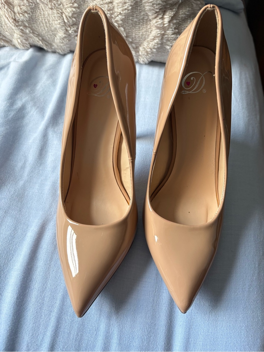 Delicious Nude Patent Pointed-Toe Pumps
